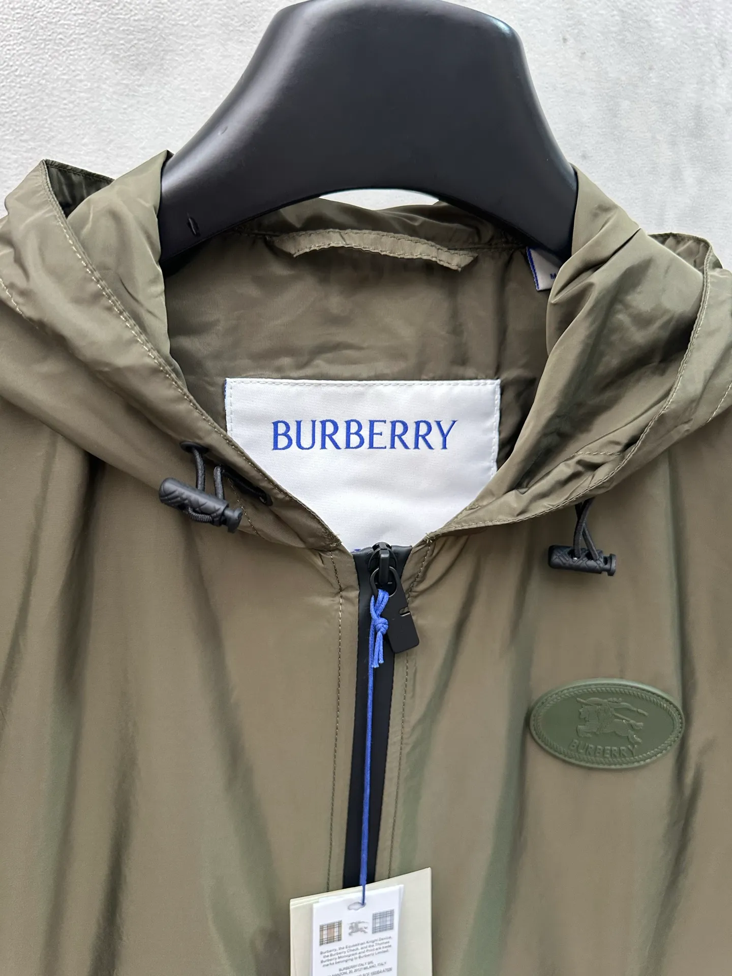 burberry ： 100% 。 。 ， ， 。 ，Breathable ， 。 ： ： ， ， 。 ， 。 。 ， ， 。 ： SIZE: S M L XL